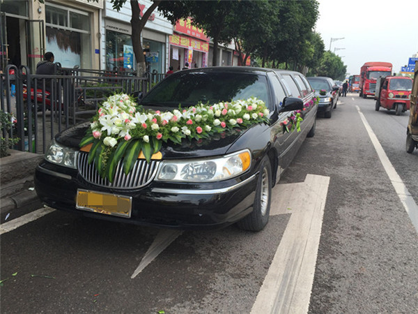 加長(zhǎng)林肯婚車